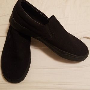 Basic Black Slip On Tennies Unisex